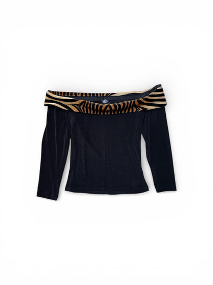 Top Freaks off shoulder